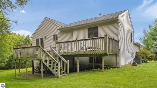 7015 Cedar Highlands Drive, Cedar Springs, MI 49319