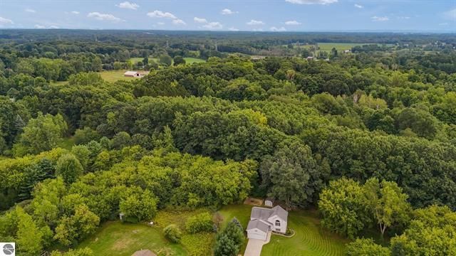 7015 Cedar Highlands Drive, Cedar Springs, MI 49319