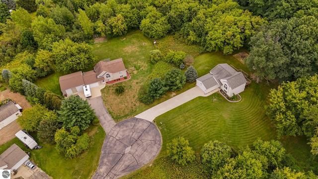 7015 Cedar Highlands Drive, Cedar Springs, MI 49319