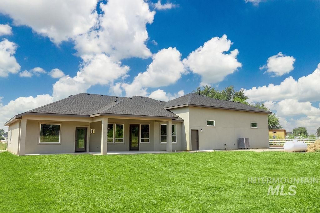 2940 Cottonwood Ln, Emmett, ID 83617 photo 2
