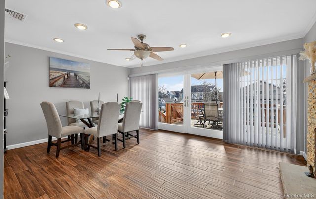 20 Albert Road, Amity Harbor, NY 11701