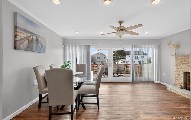 20 Albert Road, Amity Harbor, NY 11701