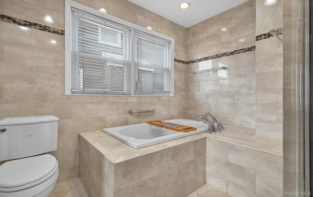 20 Albert Road, Amity Harbor, NY 11701