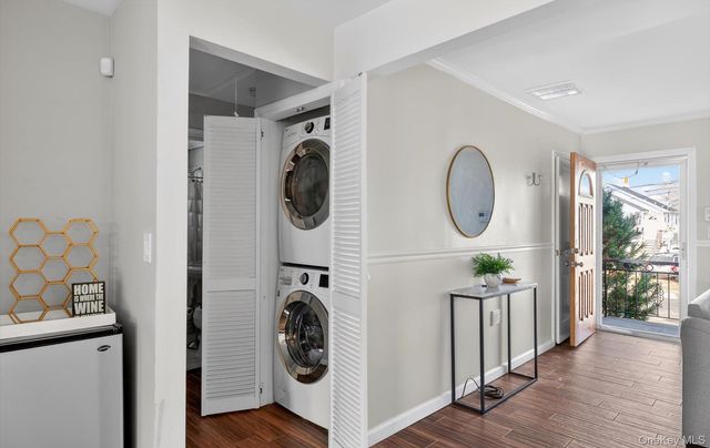 20 Albert Road, Amity Harbor, NY 11701