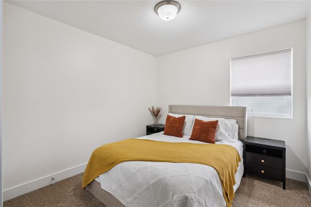 3306 Hawthorn Drive SW, Bondurant, IA 50035