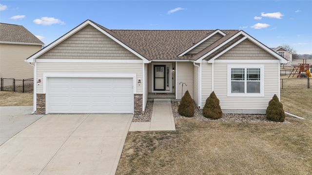 3306 Hawthorn Drive SW, Bondurant, IA 50035