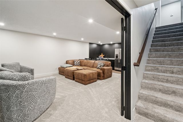 3306 Hawthorn Drive SW, Bondurant, IA 50035