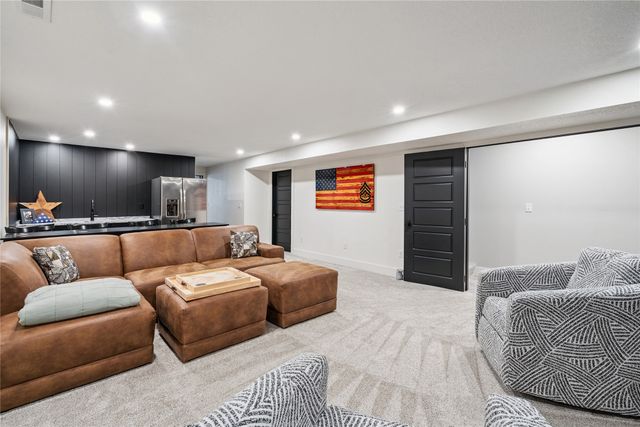 3306 Hawthorn Drive SW, Bondurant, IA 50035