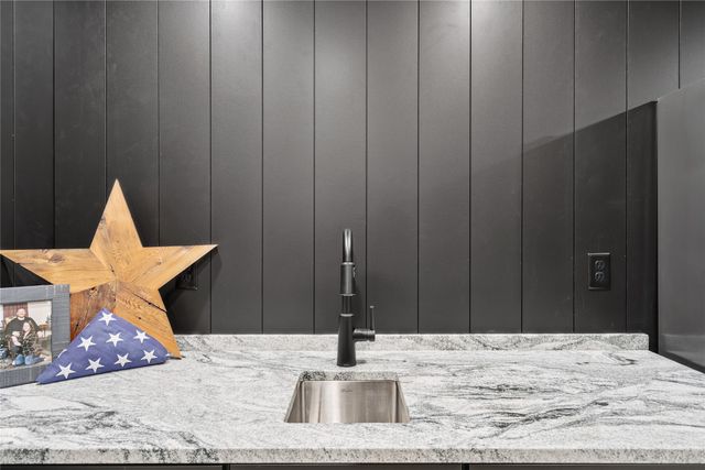 3306 Hawthorn Drive SW, Bondurant, IA 50035