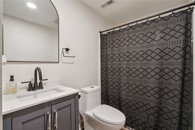 3306 Hawthorn Drive SW, Bondurant, IA 50035