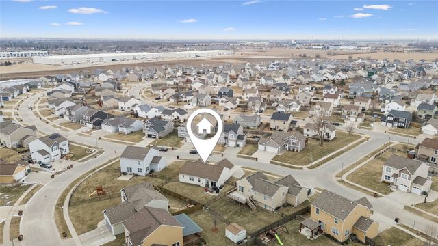 3306 Hawthorn Drive SW, Bondurant, IA 50035