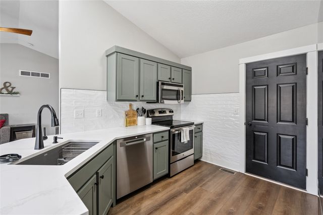 3306 Hawthorn Drive SW, Bondurant, IA 50035