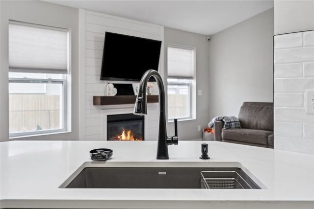 3306 Hawthorn Drive SW, Bondurant, IA 50035