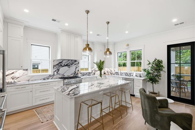 6 Vincent Drive, Mount Pleasant, SC 29464