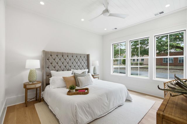 6 Vincent Drive, Mount Pleasant, SC 29464