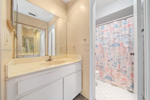 6442 NW 170th Ter, Hialeah, FL 33015