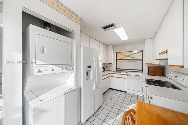 6442 NW 170th Ter, Hialeah, FL 33015