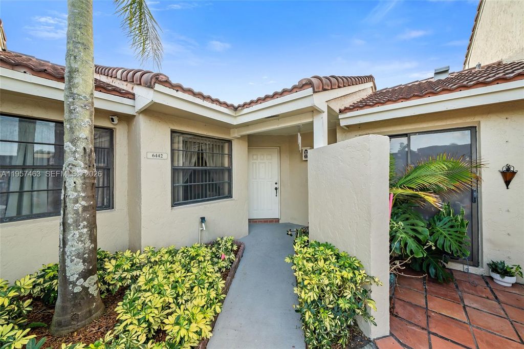 6442 NW 170th Ter, Hialeah, FL 33015