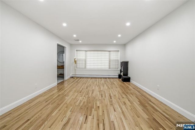 15 Kings Court, Woodcliff Lake, NJ 07677