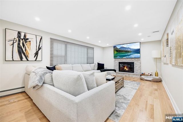 15 Kings Court, Woodcliff Lake, NJ 07677