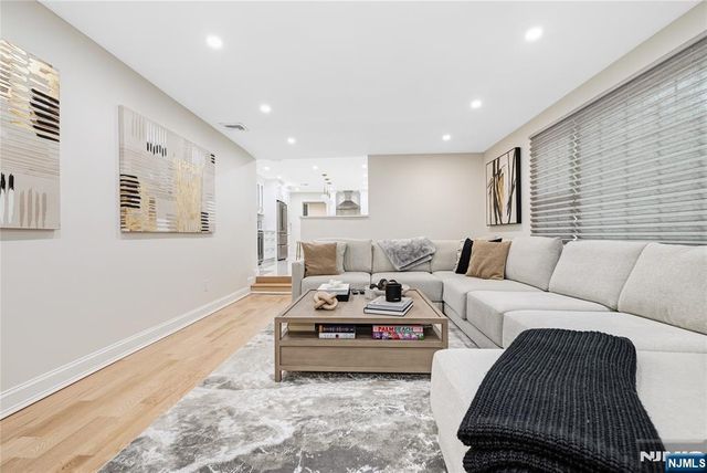 15 Kings Court, Woodcliff Lake, NJ 07677