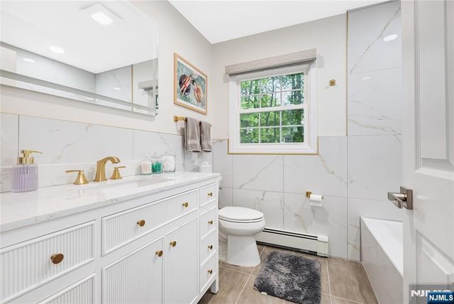 15 Kings Court, Woodcliff Lake, NJ 07677