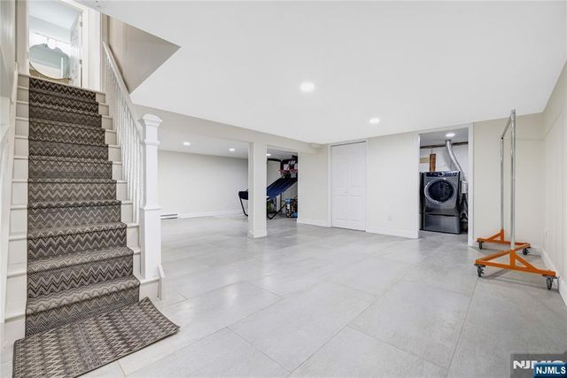 15 Kings Court, Woodcliff Lake, NJ 07677