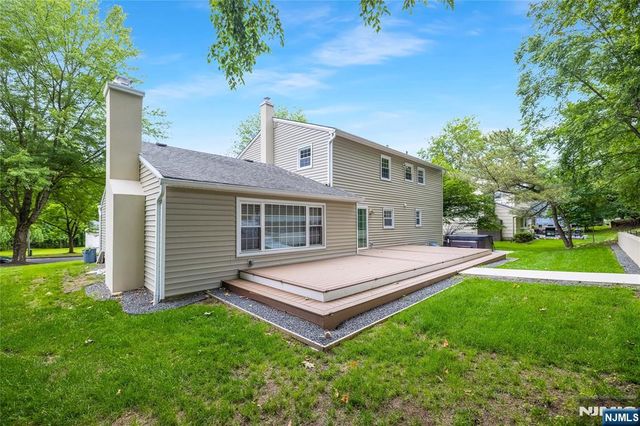 15 Kings Court, Woodcliff Lake, NJ 07677