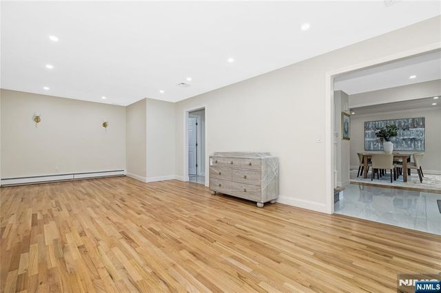 15 Kings Court, Woodcliff Lake, NJ 07677