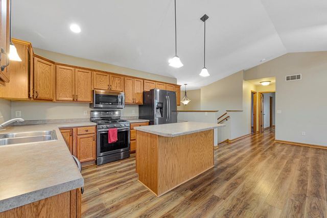 329 Crystal Circle, Mankato, MN 56001