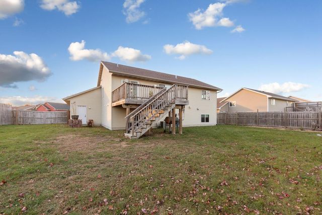 329 Crystal Circle, Mankato, MN 56001