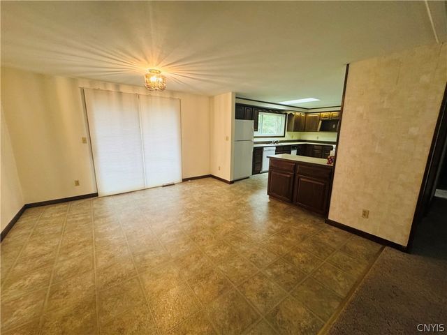 5336 Caughdenoy Road, Clay, NY 13041