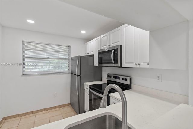10875 SW 112th Avenue 114, Miami, FL 33176