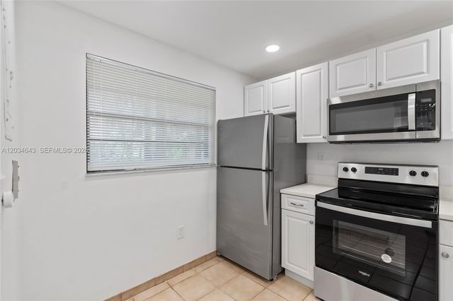 10875 SW 112th Avenue 114, Miami, FL 33176