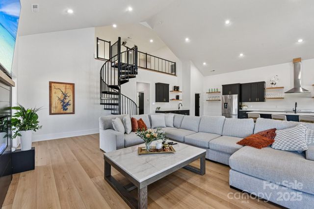 108 Winners Circle 5, Mooresville, NC 28117