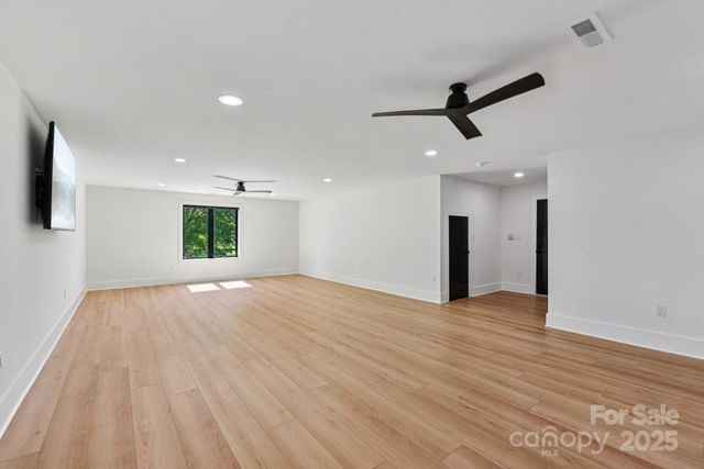 108 Winners Circle 5, Mooresville, NC 28117