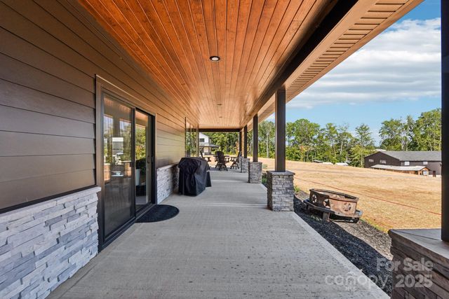 108 Winners Circle 5, Mooresville, NC 28117