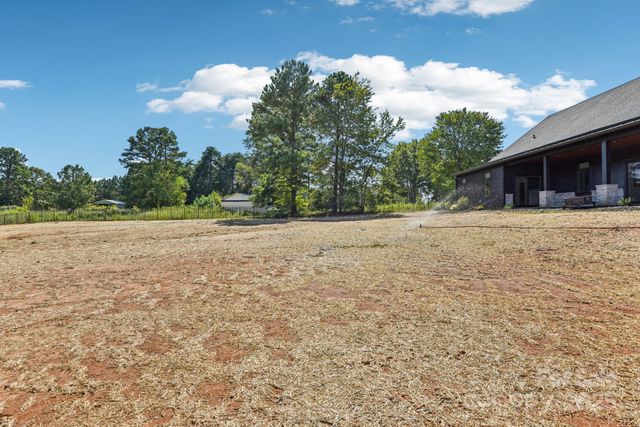 108 Winners Circle 5, Mooresville, NC 28117