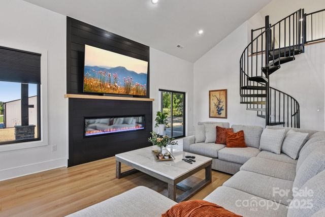 108 Winners Circle 5, Mooresville, NC 28117