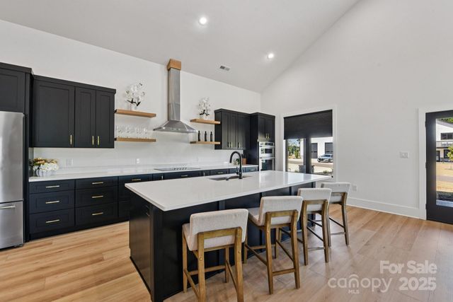 108 Winners Circle 5, Mooresville, NC 28117