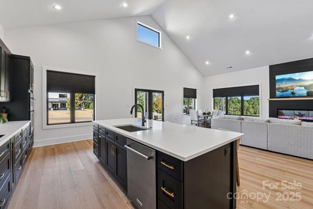 108 Winners Circle 5, Mooresville, NC 28117