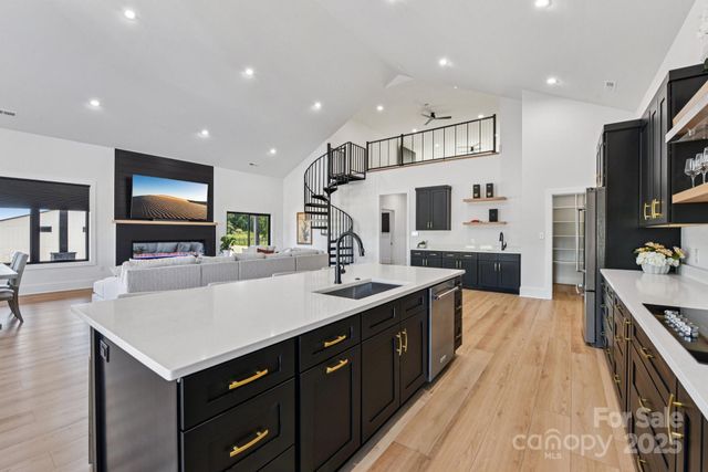 108 Winners Circle 5, Mooresville, NC 28117