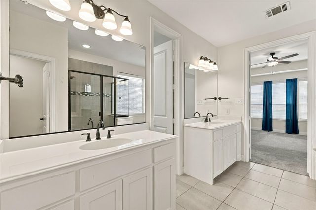 15529 Pioneer Bluff Trail, Fort Worth, TX 76262