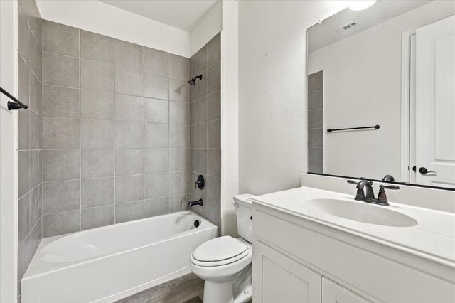 15529 Pioneer Bluff Trail, Fort Worth, TX 76262
