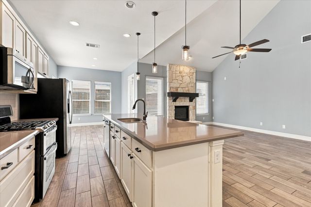 15529 Pioneer Bluff Trail, Fort Worth, TX 76262