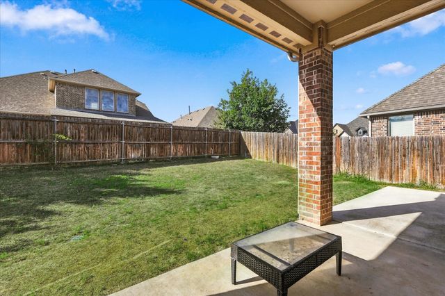 15529 Pioneer Bluff Trail, Fort Worth, TX 76262
