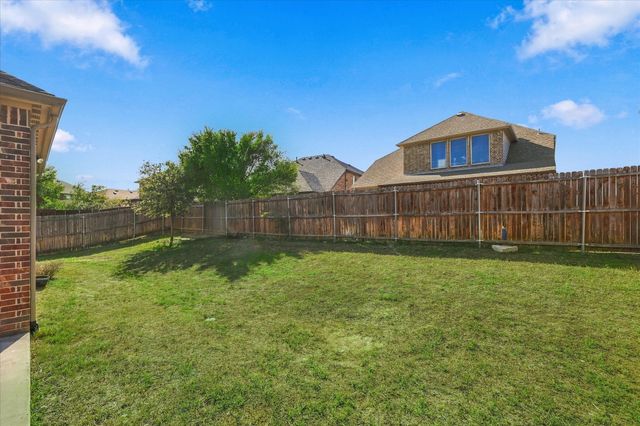 15529 Pioneer Bluff Trail, Fort Worth, TX 76262