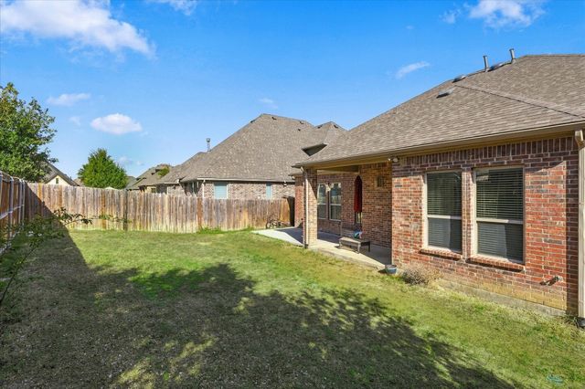 15529 Pioneer Bluff Trail, Fort Worth, TX 76262