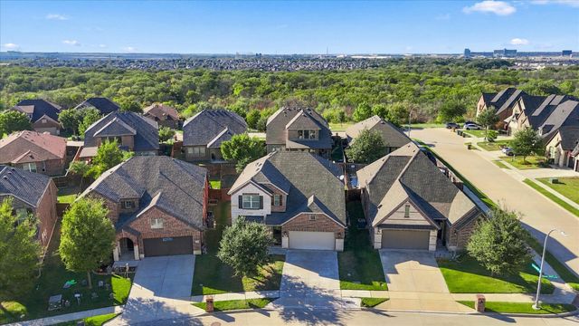15529 Pioneer Bluff Trail, Fort Worth, TX 76262