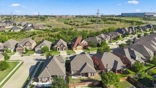 15529 Pioneer Bluff Trail, Fort Worth, TX 76262